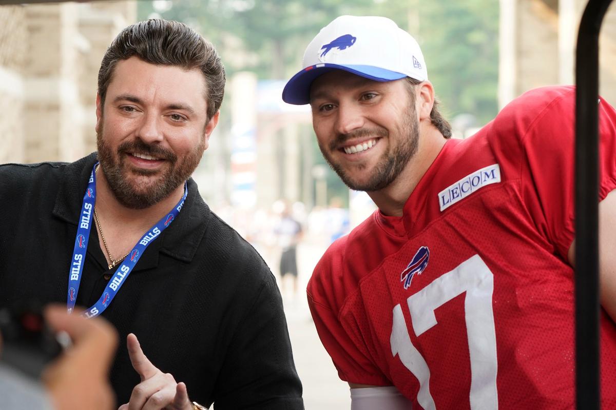 Chris Young Visits Josh Allen, Buffalo Bills at Training Camp