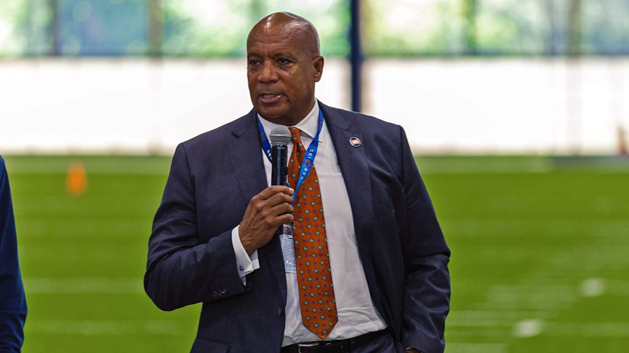 Bears welcome Young Presidents’ Organization to Halas Hall