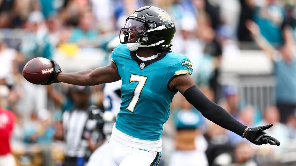 2025 Fantasy football positional rankings: NFL model unveils optimal QB, WR, RB, TE, defense and kicker picks