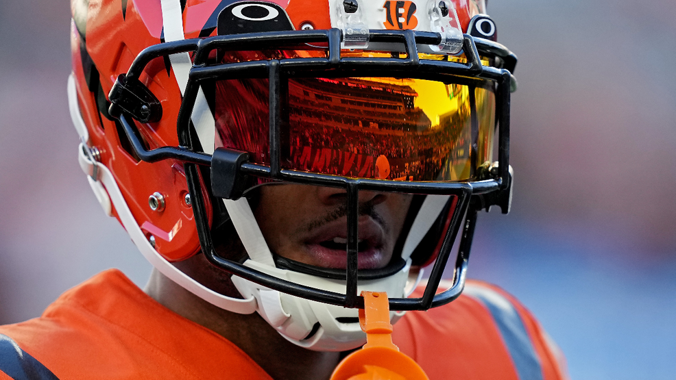 Former Bengals player has stadium named in his honor at high school alma mater
