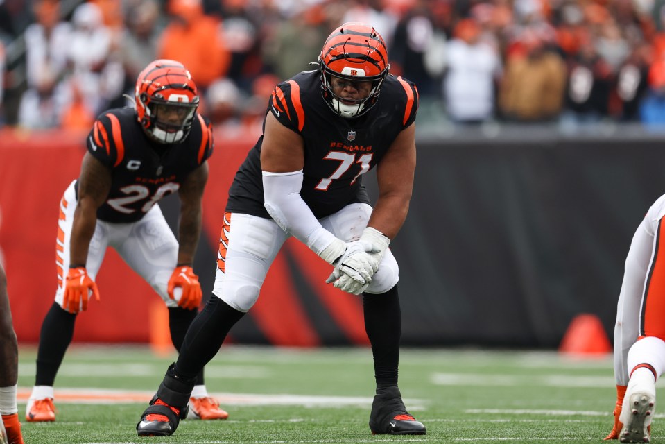 La'el Collins, Cincinnati Bengals offensive tackle #71, at the line of scrimmage.