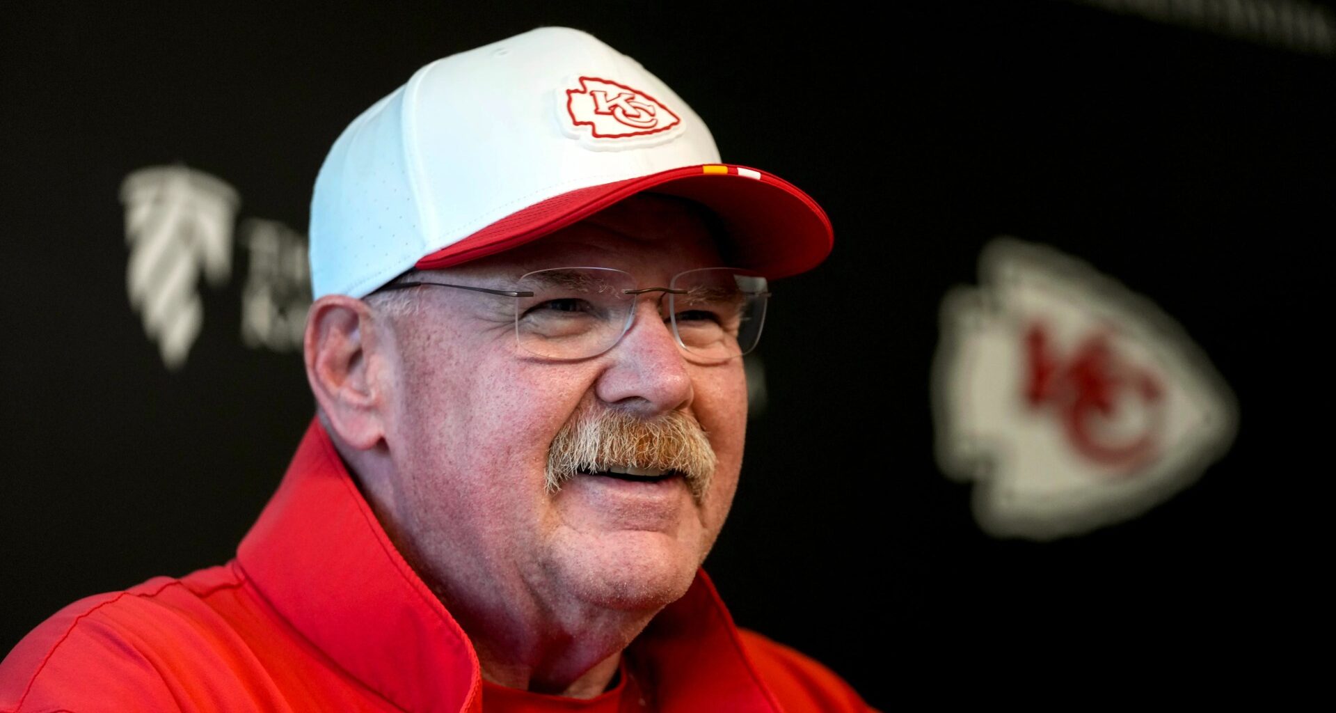 NFL fans left in disgust as Kansas City Chiefs bring in former division rival coach to training camp practice