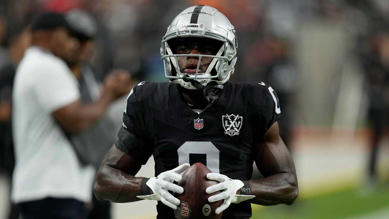 Eagles acquire CB Jakorian Bennett from Raiders in exchange for DT Thomas Booker