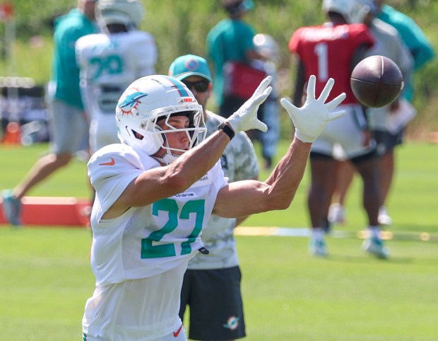 Dolphins cornerback Ethan Bonner catches a pass during a joint practice with the Bears at Halas Hall on Aug. 8, 2025, in Lake Forest. (Stacey Wescott/Chicago Tribune)