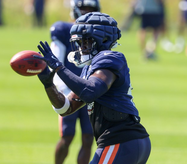 Bears linebacker Ruben Hyppolite II catches a pass during a joint practice with the Dolphins at Halas Hall on Aug. 8, 2025, in Lake Forest. (Stacey Wescott/Chicago Tribune)