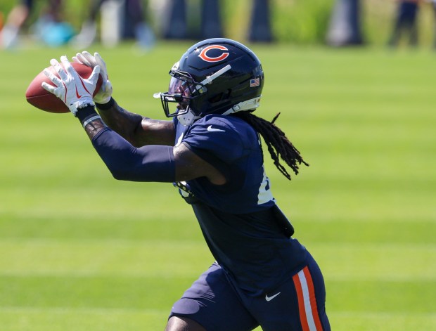 Bears linebacker Carl Jones catches a pass during a joint practice with the Dolphins at Halas Hall on Aug. 8, 2025, in Lake Forest. (Stacey Wescott/Chicago Tribune)