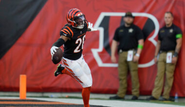 Bengals safety Anderson gives mother special 50th birthday gift, surprises her with house