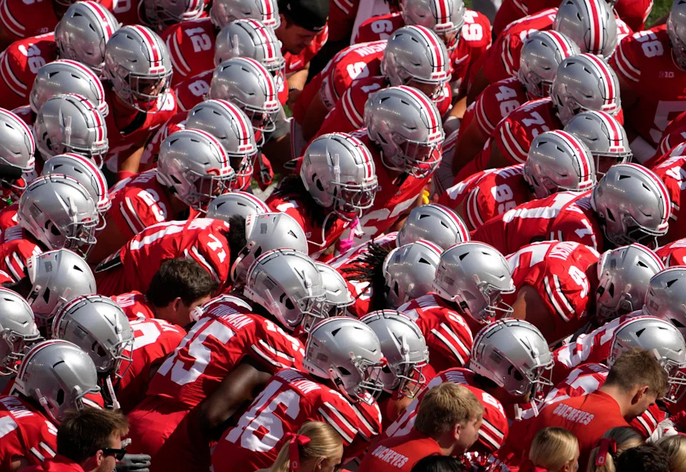 Sept. 21, 2024; Columbus, Ohio, USA;
The Ohio State Buckeyes do “quick cals” before an NCAA Division I football game against the Marshall University Thundering Herd at Ohio Stadium on Saturday.© Barbara J. Perenic/Columbus Dispatch / USA TODAY NETWORK via Imagn Images