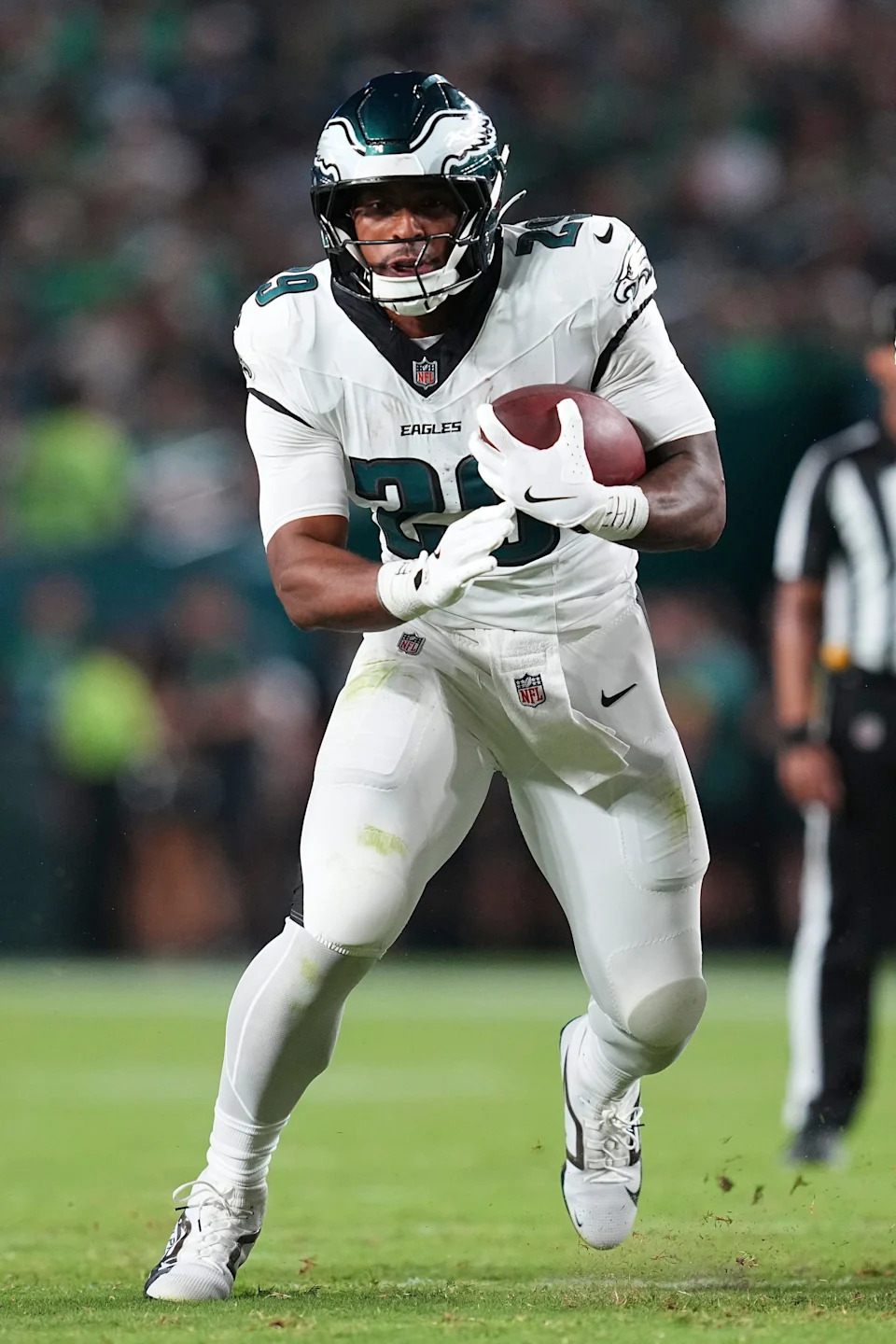 PHILADELPHIA, PENNSYLVANIA - AUGUST 7: AJ Dillon #29 of the Philadelphia Eagles runs the ball against the Cincinnati Bengals in the first half of the NFL Preseason 2025 game at Lincoln Financial Field on August 7, 2025 in Philadelphia, Pennsylvania. The Eagles defeated the Bengals 34-27. (Photo by Mitchell Leff/Getty Images)