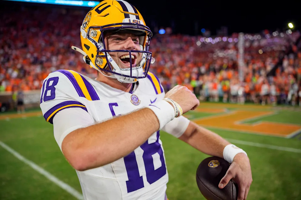Garrett Nussmeier (18) and LSU had a great start to the 2025 season, knocking off No. 4 Clemson on the road Saturday night. (AP Photo/Jacob Kupferman)