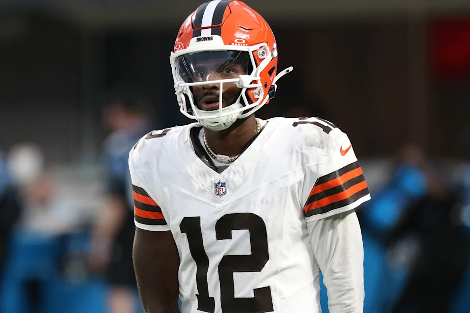CHARLOTTE, NC - AUGUST 08: Cleveland Browns quarterback Shedeur Sanders (12) during a NFL preseason football game between the Cleveland Browns and the Carolina Panthers on August 8, 2025, at Bank of America Stadium in Charlotte, N.C.  (Photo by John Byrum/Icon Sportswire via Getty Images)