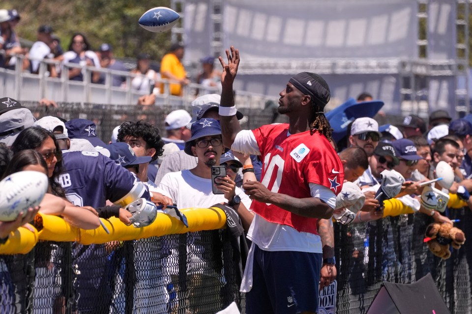 Dallas Cowboys quarterback Joe Milton III signs autographs during training camp Saturday, July 26, 2025, in Oxnard, Calif. (AP Photo/Mark J. Terrill)