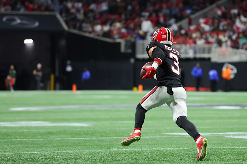 Falcons safety Jessie Bates III returns an interception for a TD against the New Orleans Saints. (Photo by Kevin C. Cox/Getty Images)