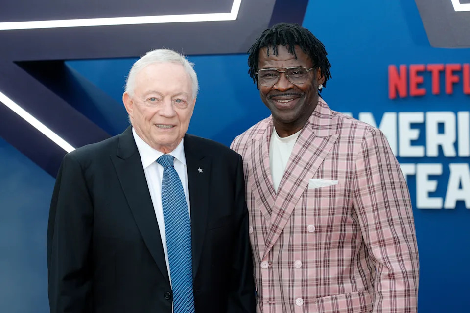 Jerry Jones, left, and Michael Irvin.