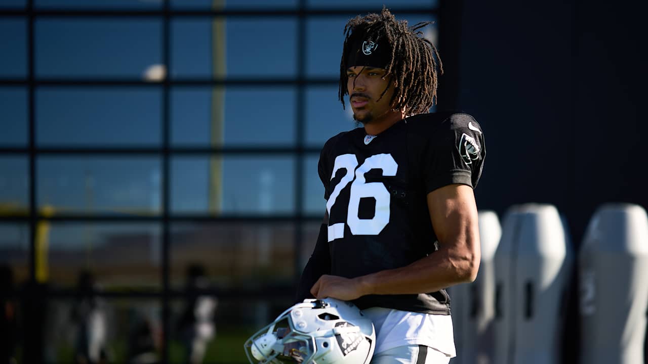 Q&A with Darien Porter on how he made the transition from receiver to cornerback