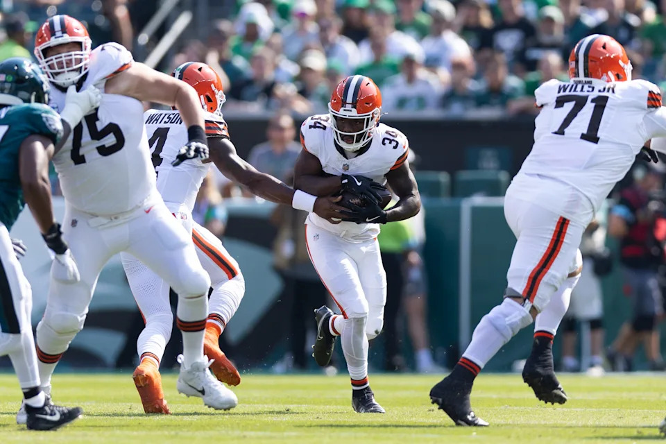 Cleveland Browns quarterback Deshaun Watson (4) hands off to running back Jerome Ford (34) on Oct. 13, 2024, in Philadelphia.
