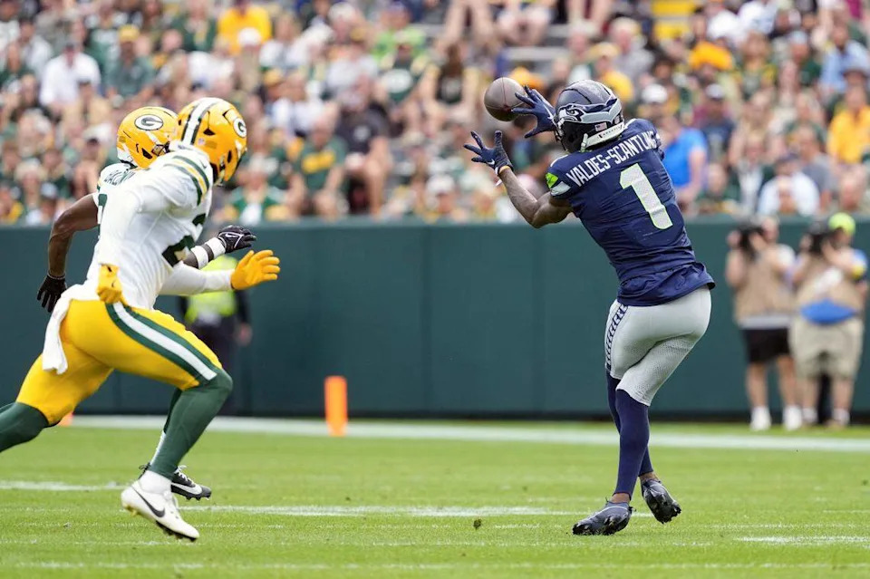 Seattle Seahawks wide receiver Marquez Valdes-Scantling (1) catches a pass during the second quarter against the Green Bay Packers at Lambeau Field. Mandatory Credit: Jeff Hanisch-Imagn Images Jeff Hanisch/USA TODAY NETWORK