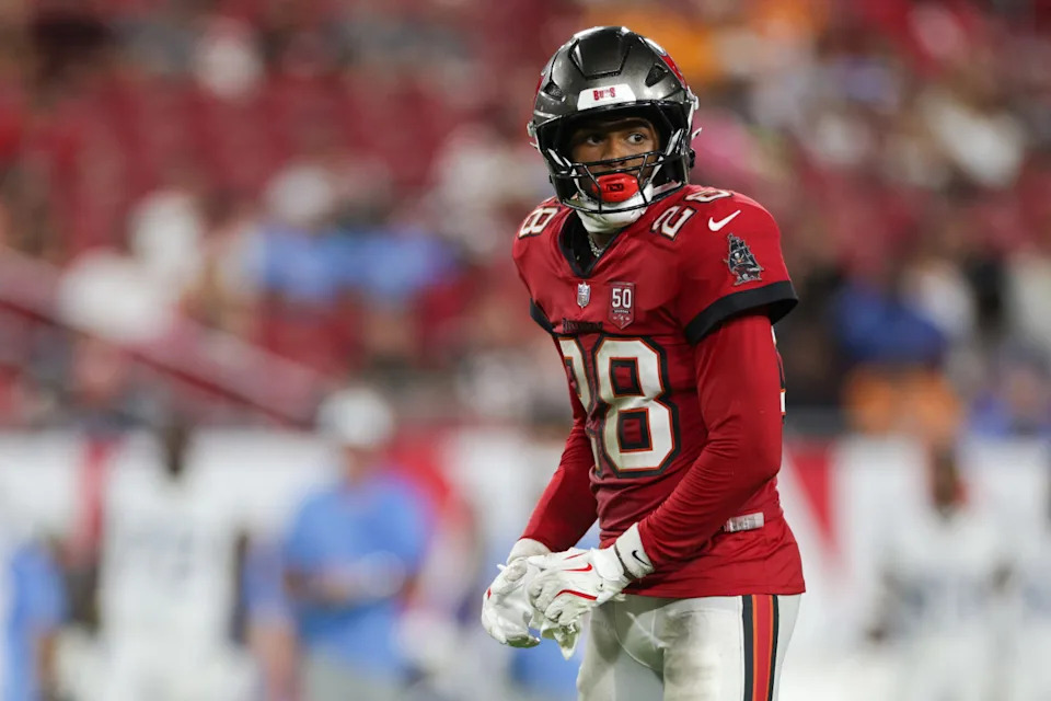 Aug 9, 2025; Tampa, Florida, USA; Tampa Bay Buccaneers safety Shilo Sanders (28) looks on during a preseason game against the Tennessee Titans in the fourth quarter at Raymond James Stadium. Mandatory Credit: Nathan Ray Seebeck-Imagn Images© Nathan Ray Seebeck-Imagn Images