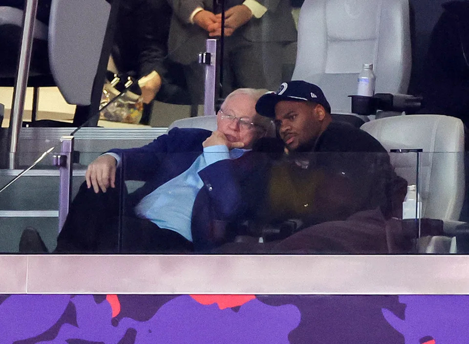 LAS VEGAS, NEVADA - FEBRUARY 11: Dallas Cowboys owner, president, and general manager Jerry Jones (L) and Micah Parsons look on during the second quarter of Super Bowl LVIII between the San Francisco 49ers and the Kansas City Chiefs at Allegiant Stadium on February 11, 2024 in Las Vegas, Nevada. The Chiefs defeated the 49ers 25-22 in overtime. (Photo by Ethan Miller/Getty Images)