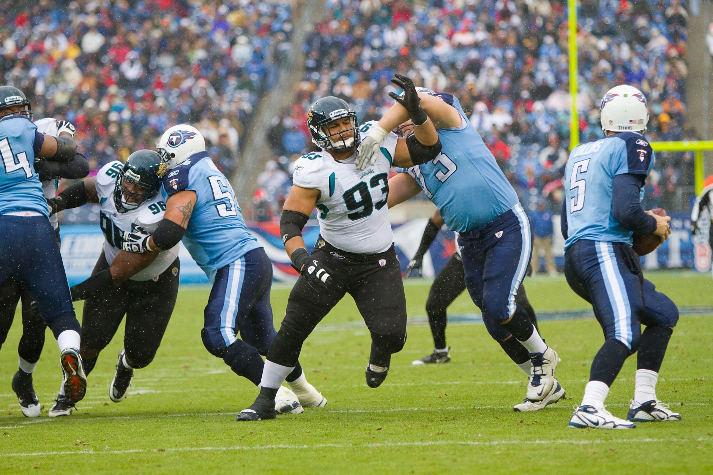 NASHVILLE, TN - DECEMBER 5: Tyson Alualu #93 of the Jacksonville Jaguars in action against the Tennessee Titans at LP Field on December 5, 2010 in Nashville, Tennessee. (Photo by Dilip Vishwanat/Getty Images)