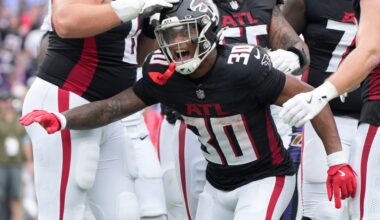 Buccaneers sign two to the roster