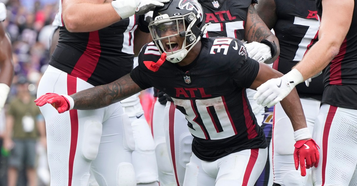 Buccaneers sign two to the roster