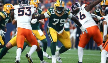 Packers place OL on IR, sign WR