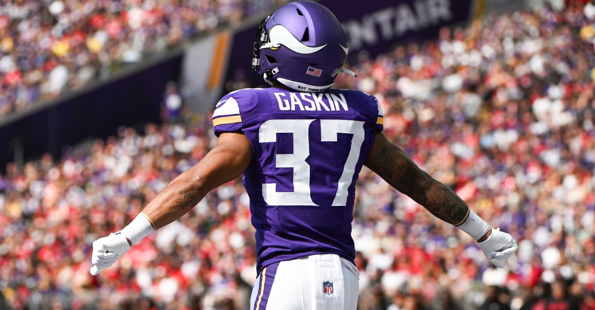 Ravens agree to terms with RB Myles Gaskin