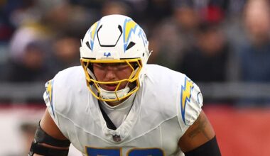 Chargers bring back old face, release OT David Sharpe