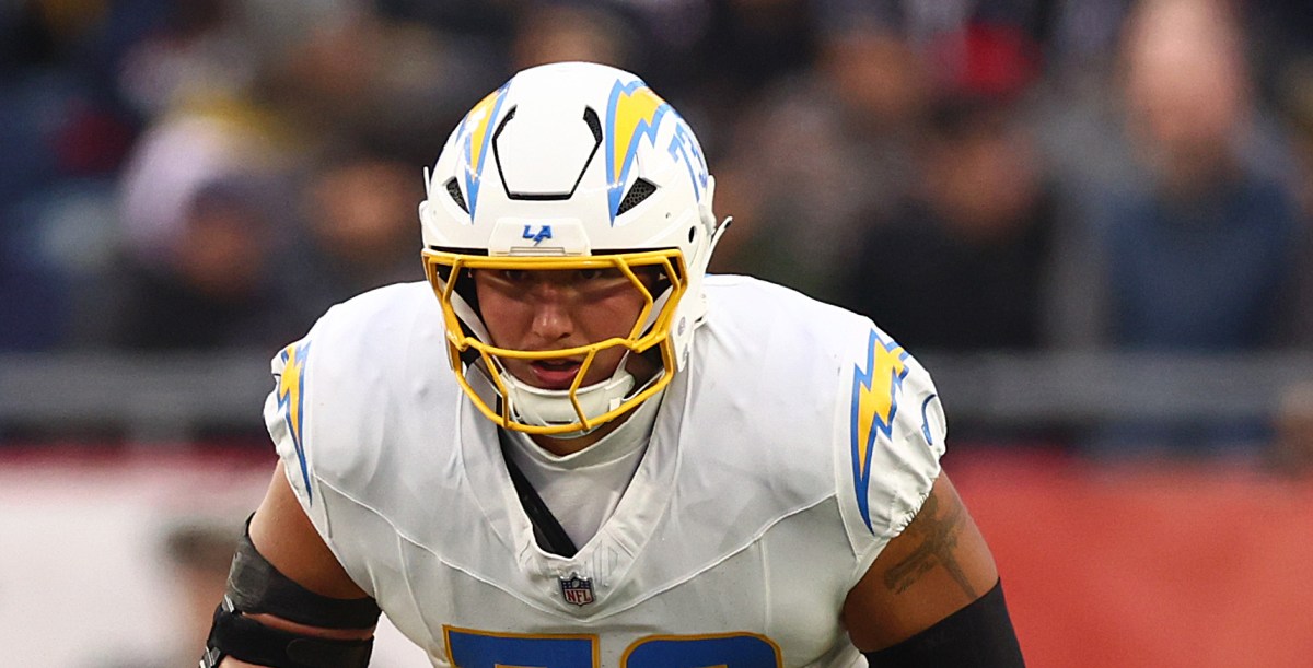 Chargers bring back old face, release OT David Sharpe