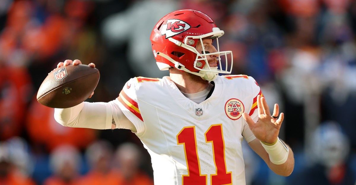 Vikings Work Out QB Carson Wentz