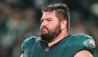 Landon Dickerson injury: Eagles Pro Bowl guard carted off field during public practice