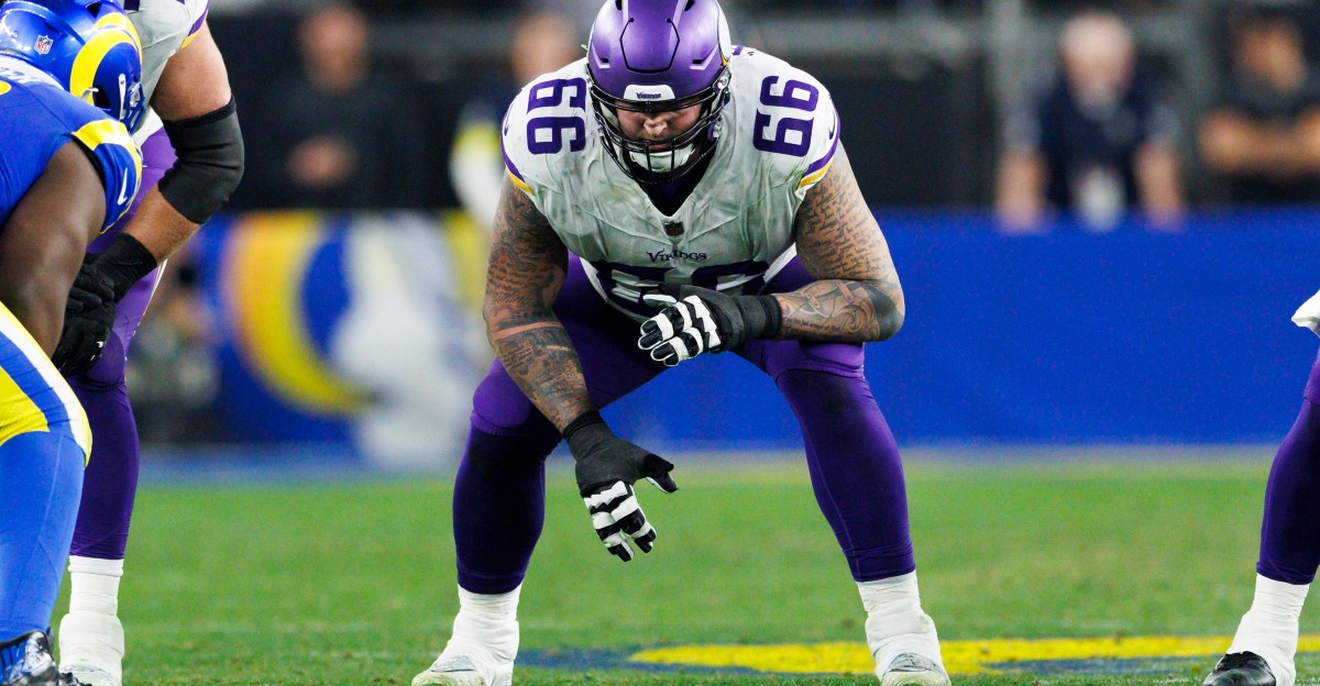 Report: Seattle Seahawks bringing in veteran guard Dalton Risner for visit