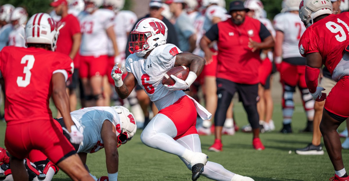 Wisconsin Football: Who are the standouts after Week 1 of fall camp?