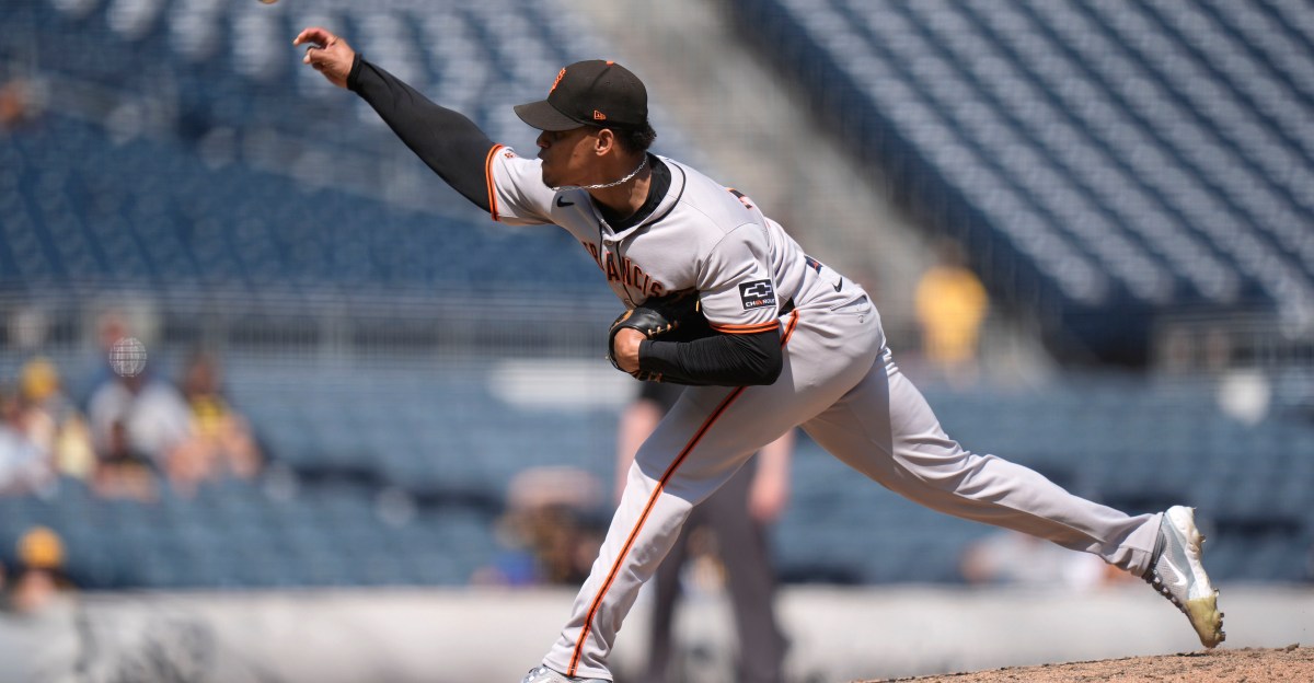 SF Giants place Randy Rodríguez on the 15-Day IL, call up Keaton Winn