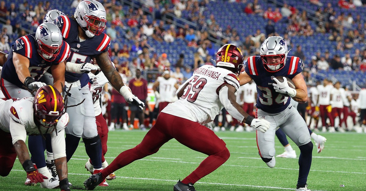 Patriots place running back on injured reserve among series of moves