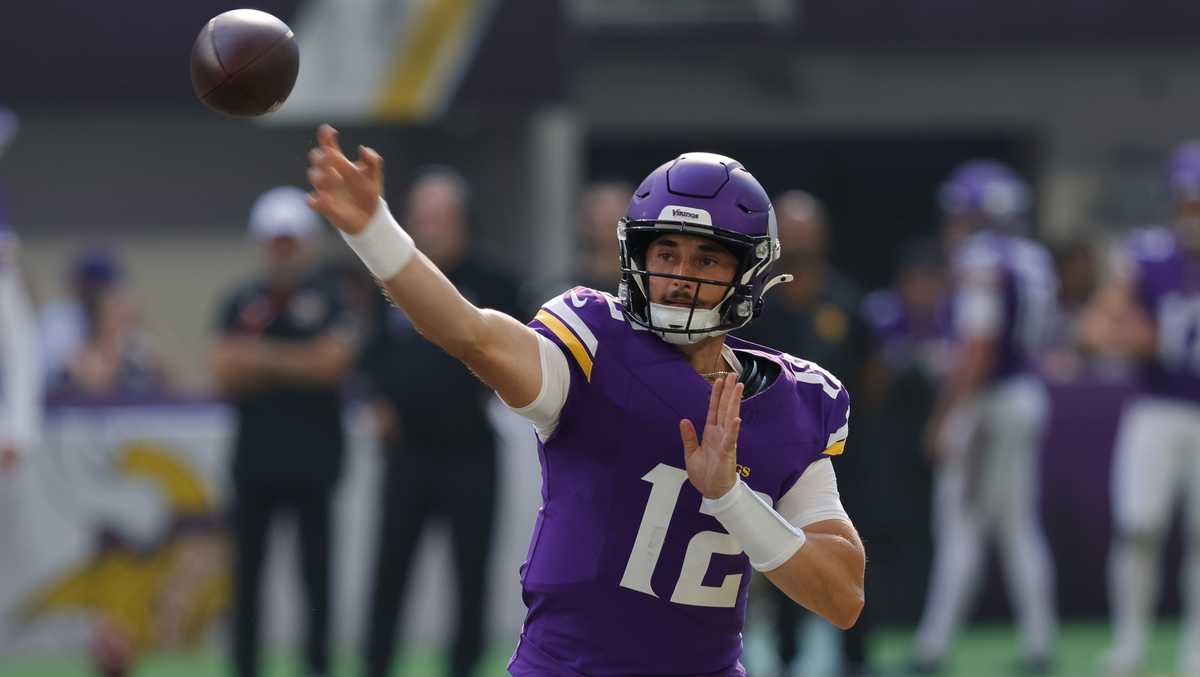 Former UNH quarterback Max Brosmer could face Patriots Saturday