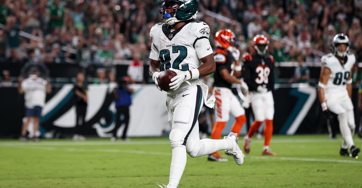 Ainias Smith signs with the Panthers’ practice squad