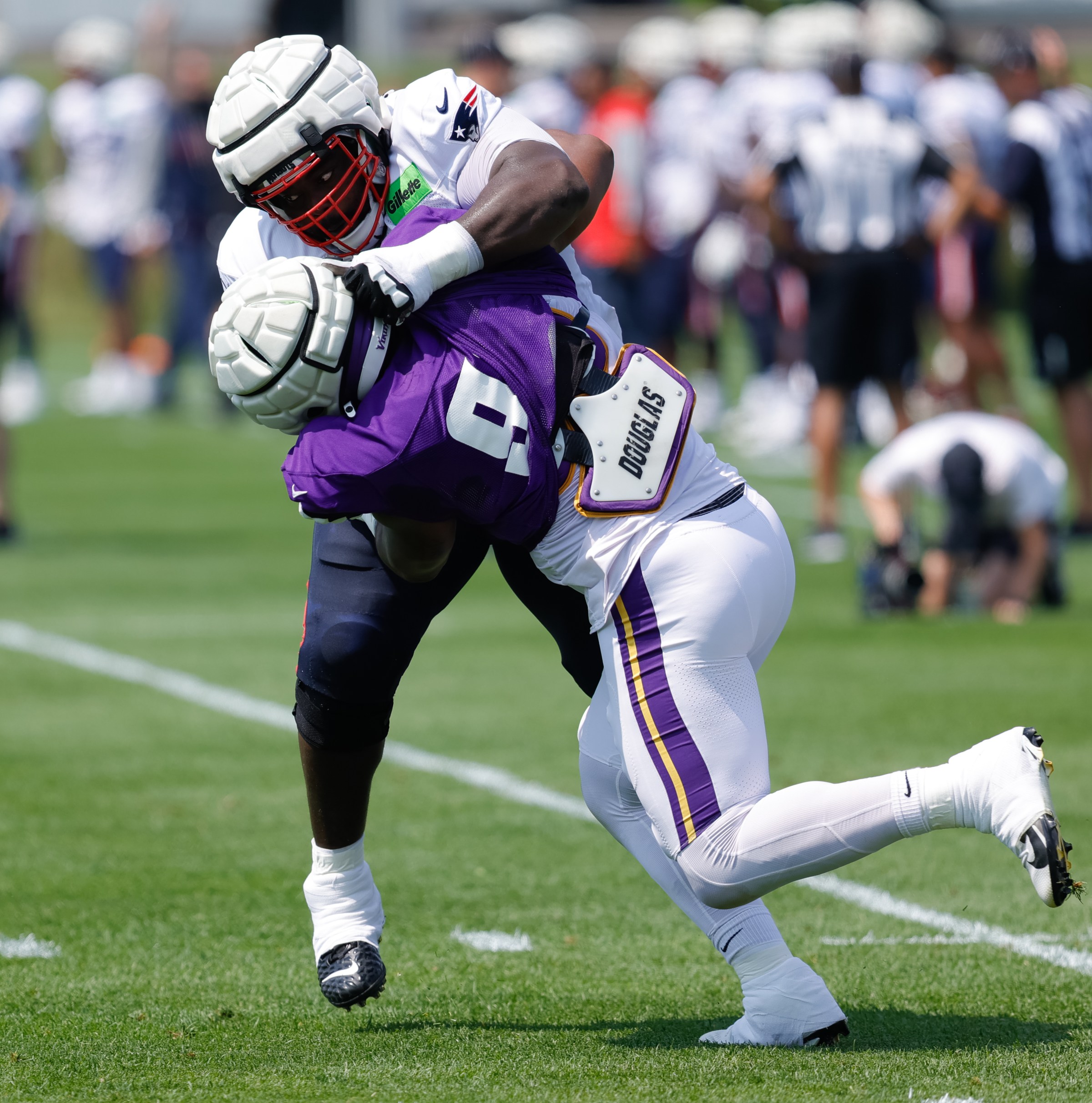 Patriots links 8/14/25: ‘Haymakers’ fly at joint practice; Maye doesn’t blink