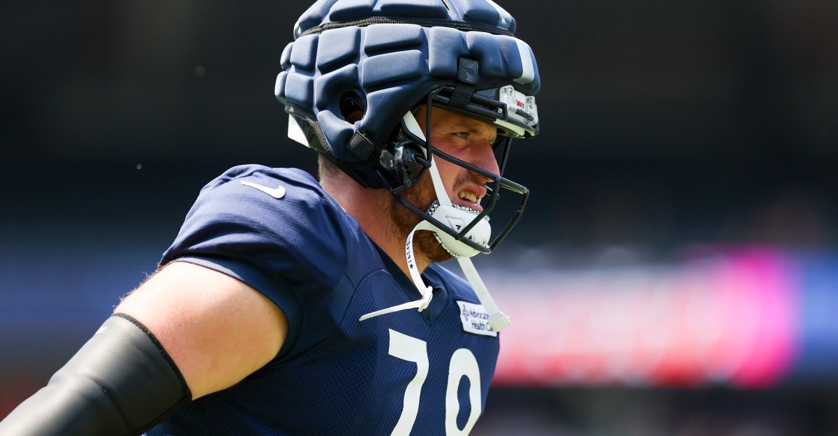 Has Theo Benedet jumped Kiran Amegadjie on Chicago Bears depth chart?