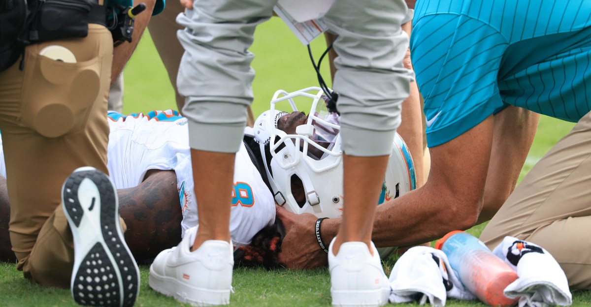 Dolphins running back out for season after neck surgery; team works out veteran ball carrier