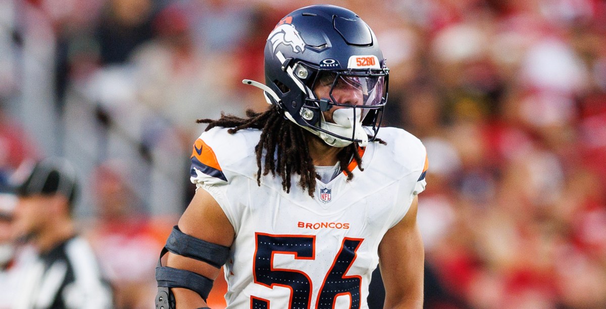 Broncos officially sign 16 players to their practice squad