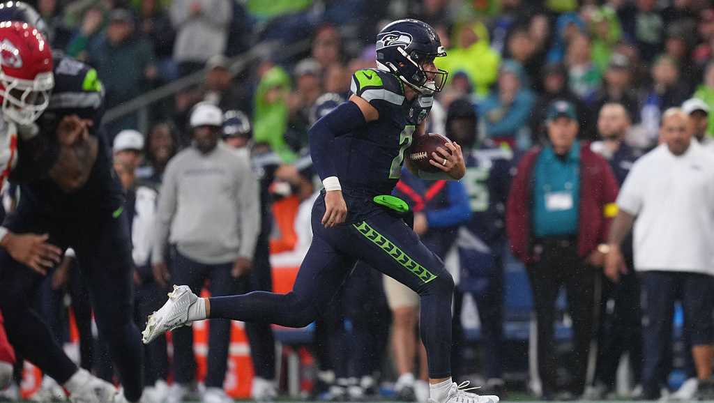 Drew Lock, Lee’s Summit native, throws two TDs