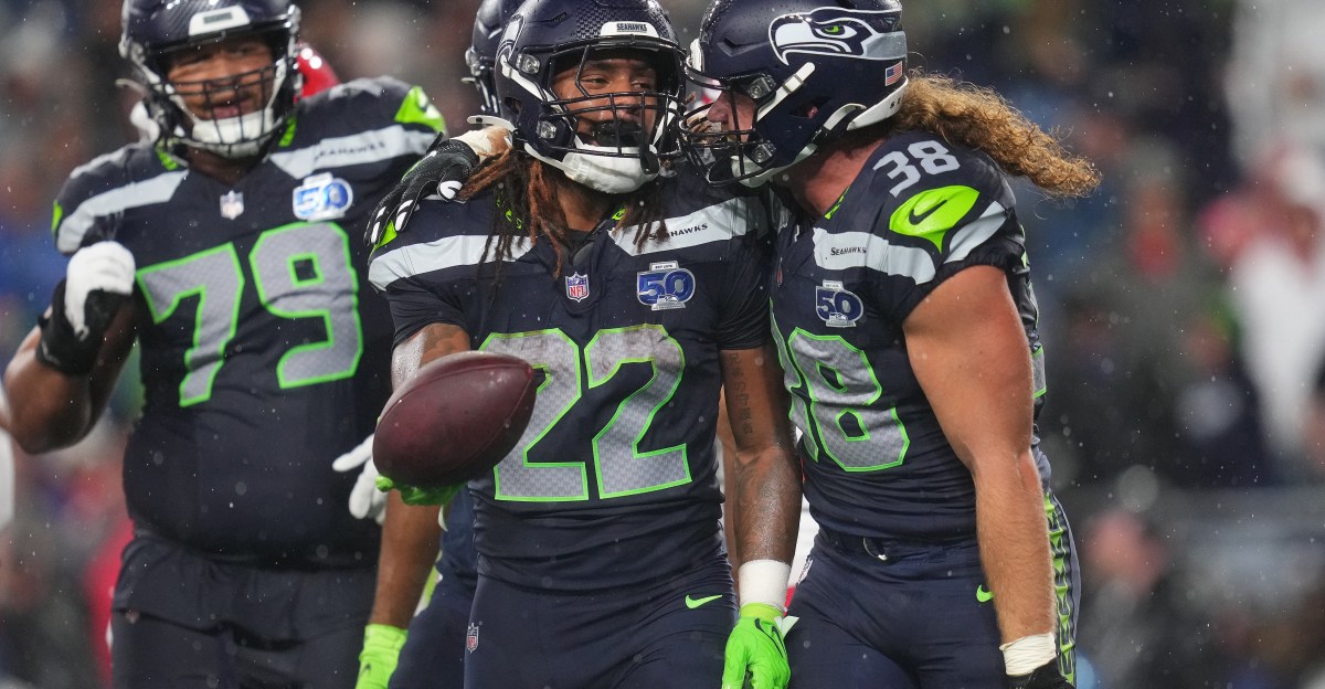 Pre-Snap Reads 8/17: National media has nice things to say about new Seahawks offense