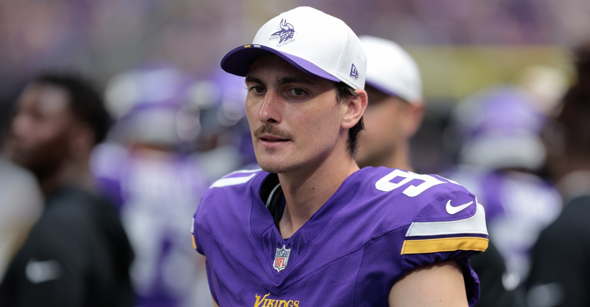 Vikings Waive Two More Players, Roster at 77