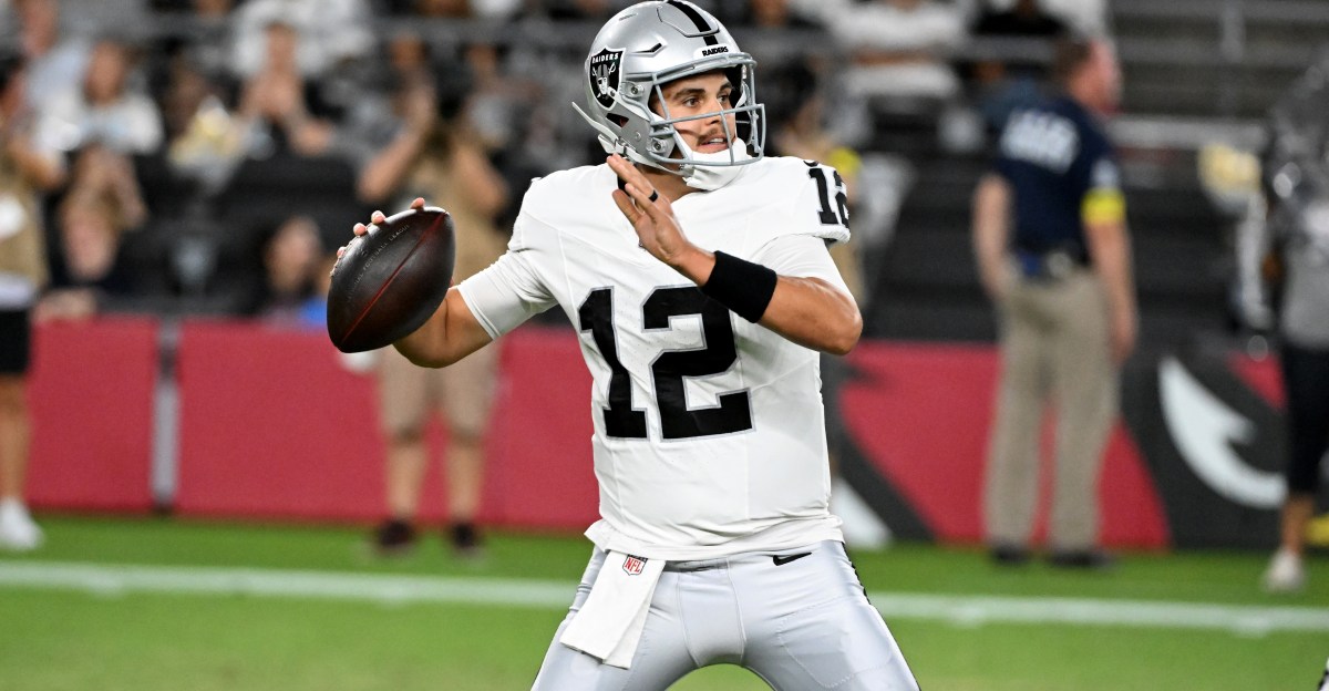 Raiders news: Aidan O’Connell injures right wrist