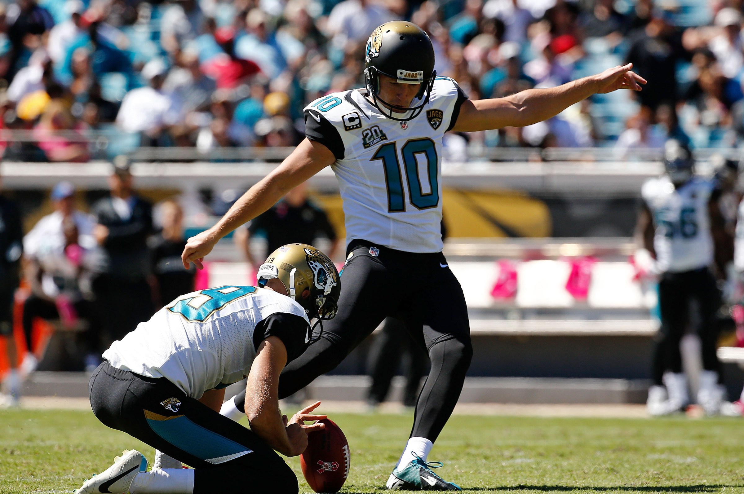 JACKSONVILLE, FL - OCTOBER 05: Josh Scobee #10 of the Jacksonville Jaguars kicks a field goal during the first quarter of the game against the Pittsburgh Steelers at EverBank Field on October 5, 2014 in Jacksonville, Florida. (Photo by Rob Foldy/Getty Images)