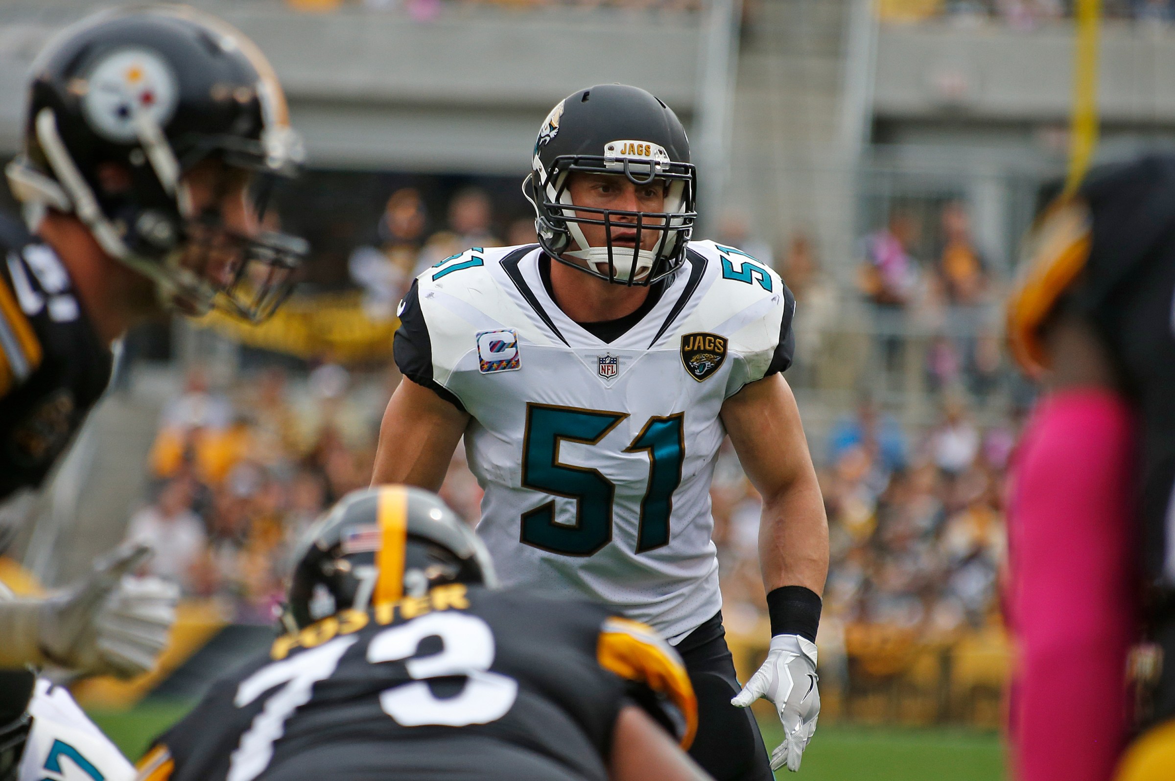 PITTSBURGH, PA - OCTOBER 08: Paul Posluszny #51 of the Jacksonville Jaguars in action against the Pittsburgh Steelers on October 8, 2017 at Heinz Field in Pittsburgh, Pennsylvania. (Photo by Justin K. Aller/Getty Images)