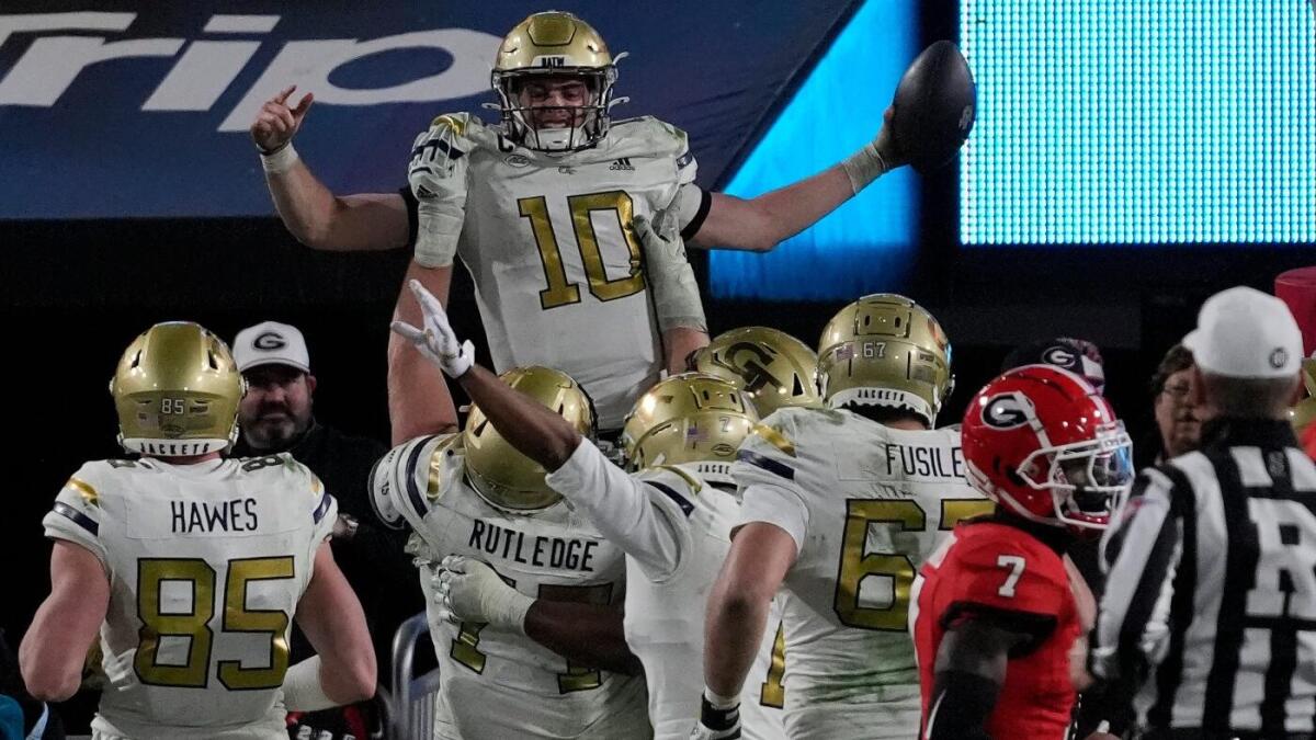 DraftKings promo code: Get $300 bonus plus $200 off NFL Sunday Ticket for college football on Friday, Aug. 29