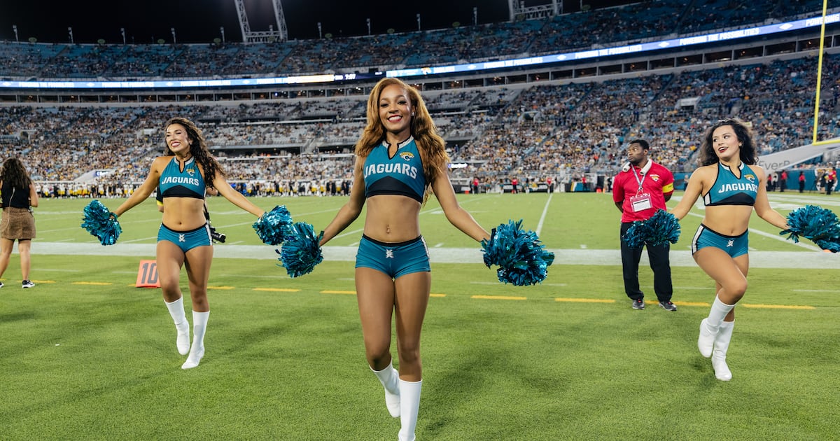 Navy reservist joins Jacksonville Jaguars cheerleading team – Action News Jax